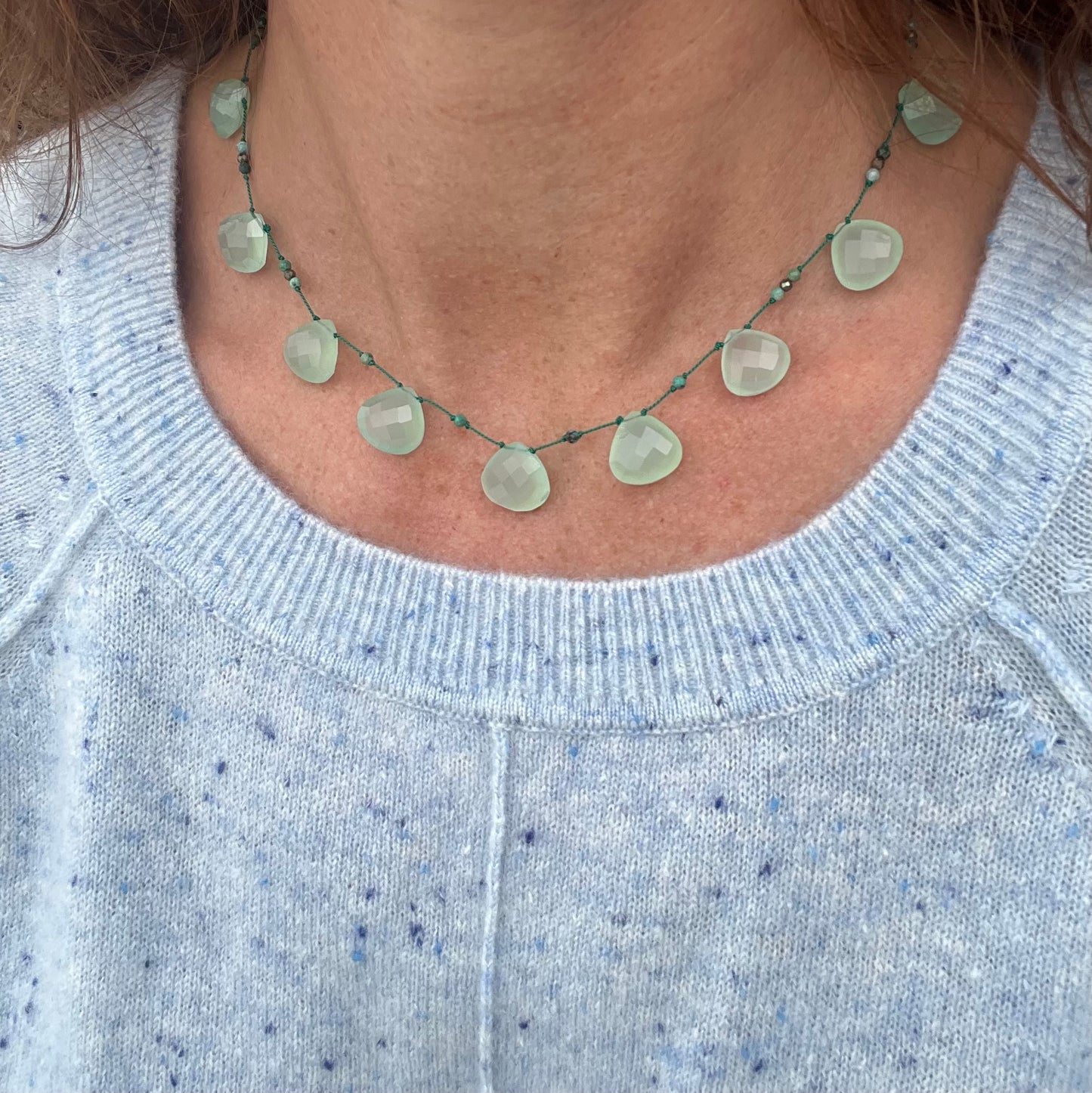 Collier « maxi Plumetis » calcédoine