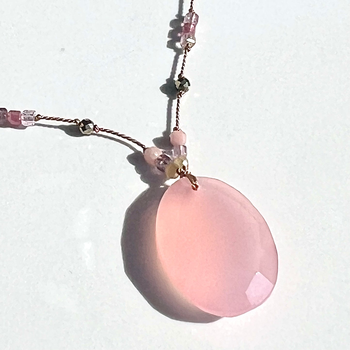 Collier Attrape rêves calcédoine rose
